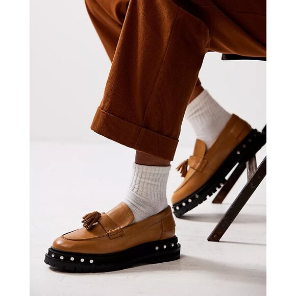 Free People Shoes - 🎉LAST CHANCE🎉 FREE PEOPLE Teagan Tassel Loafers / Caramel Cafe
